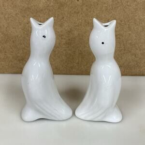 2 Classic Pie Bird Vents Pastry Baking Ceramic White Farm house Kitchen